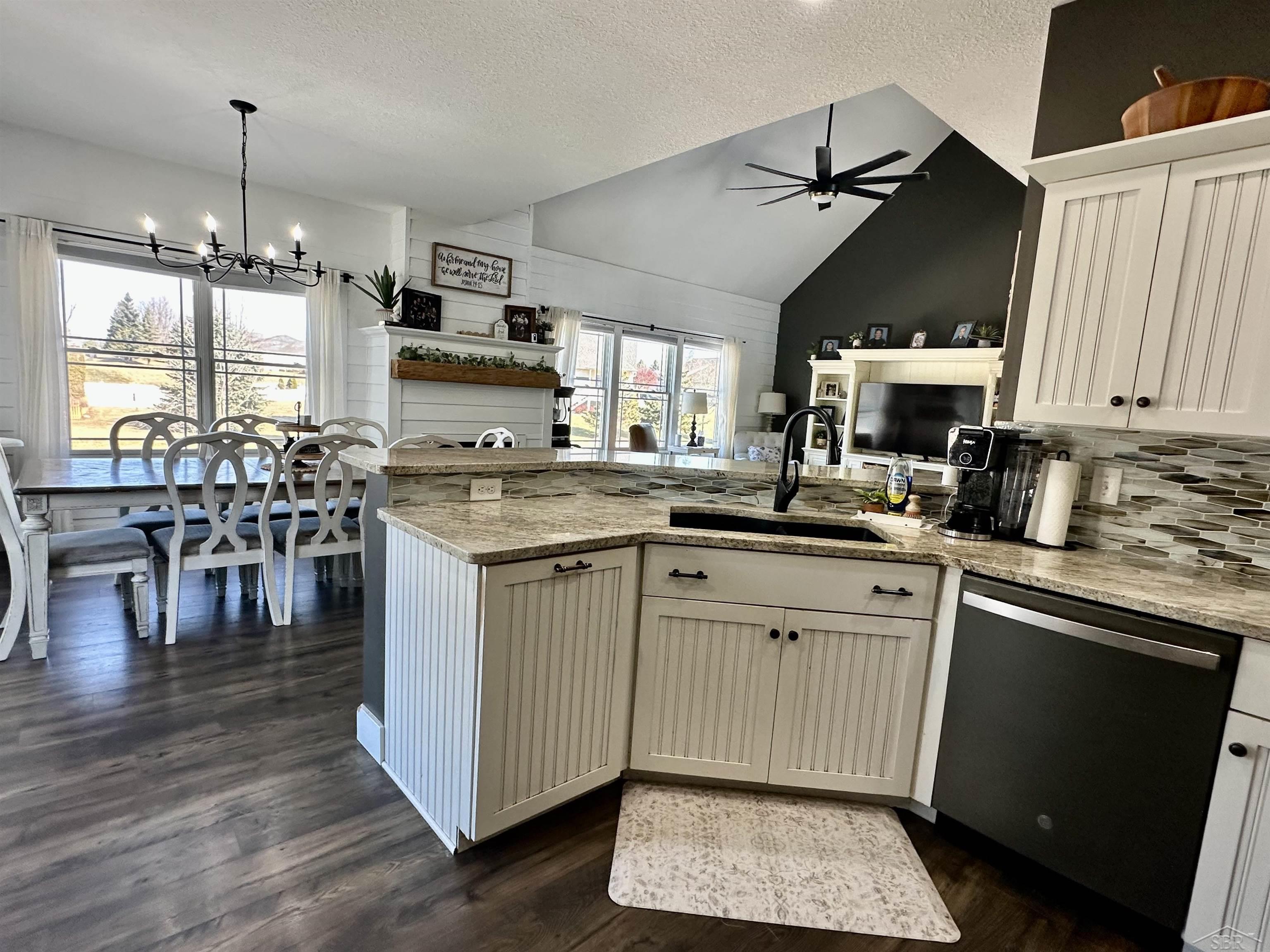12091 East Tuscola Road Frankenmuth, MI 48734 - Photo 23 of 57