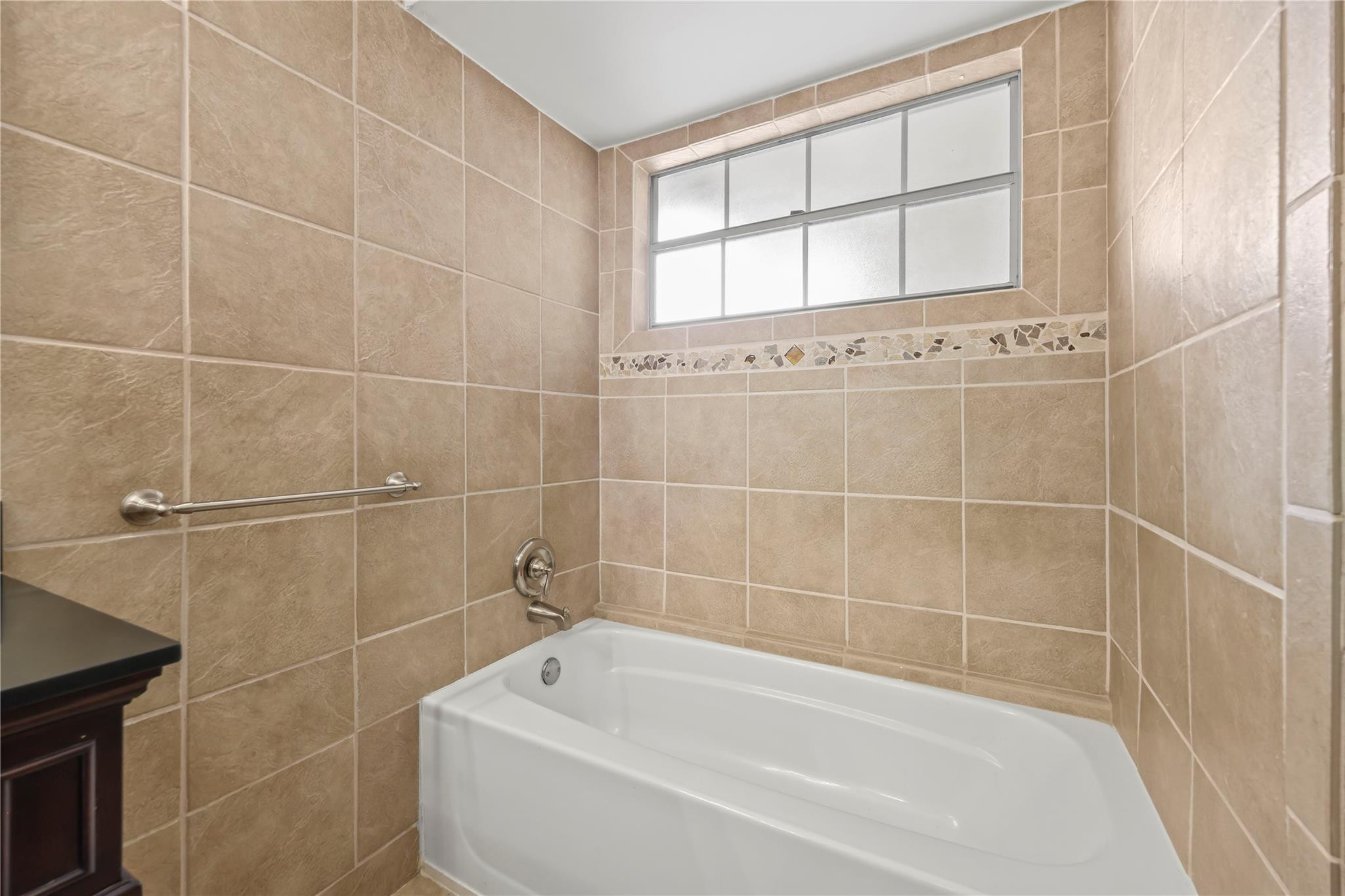 5339 Park Pl Circle Boca Raton, FL 33431 - Photo 19 of 46 a bathroom with a bathtub