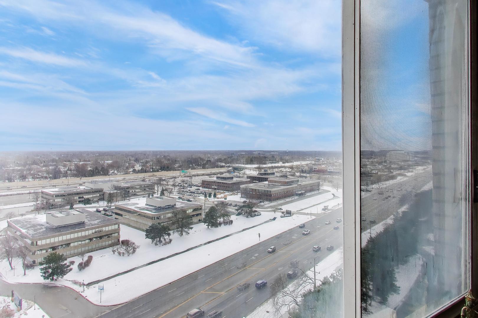 40 North Tower Road, Unit 16N Oak Brook, IL 60523 - Photo 12 of 31