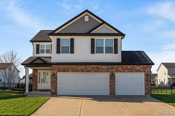 $425,000 | 3436 Dakota Drive, Belleville, IL 62221