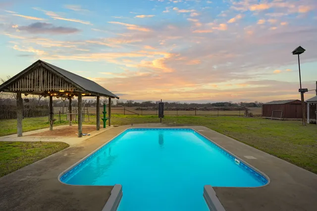 $2,500 | 358 Lake Placid Drive, Seguin, TX 78155