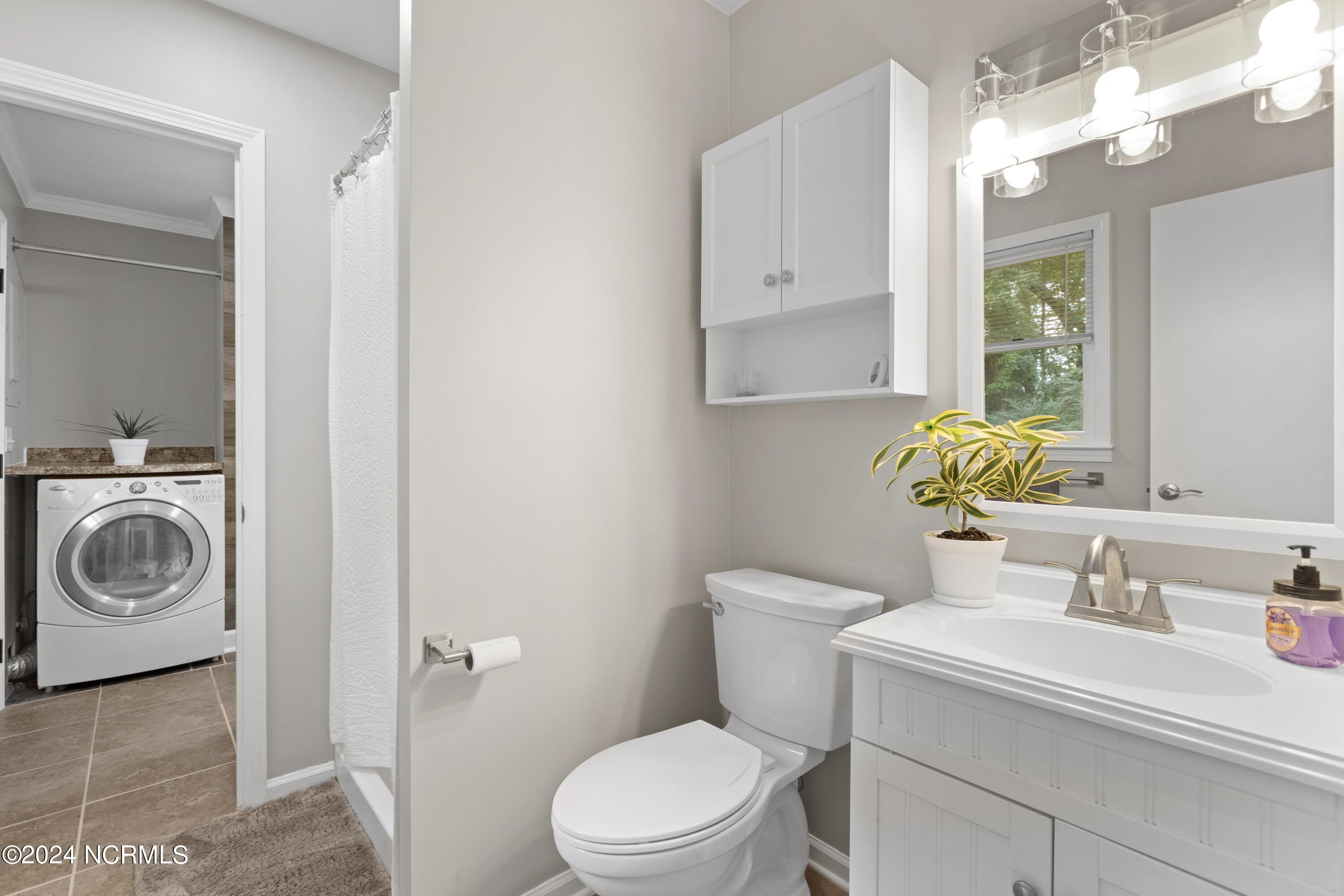 460 Blueberry Farm Road Maysville, NC 28555 - Photo 16 of 36 Master Bathroom