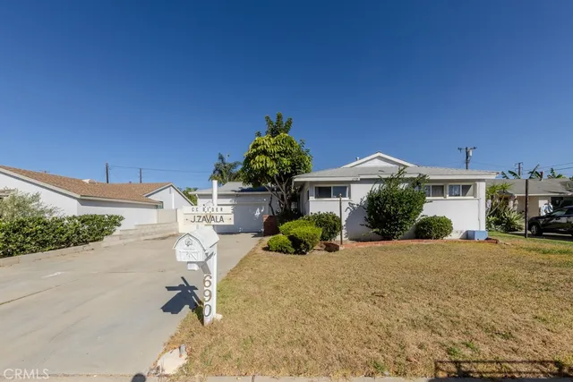 $1,000,000 | 690 Capital Street, Costa Mesa, CA 92627