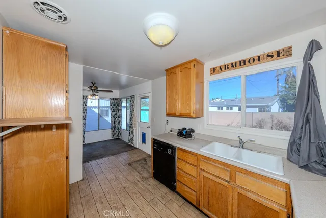 $1,000,000 | 690 Capital Street, Costa Mesa, CA 92627