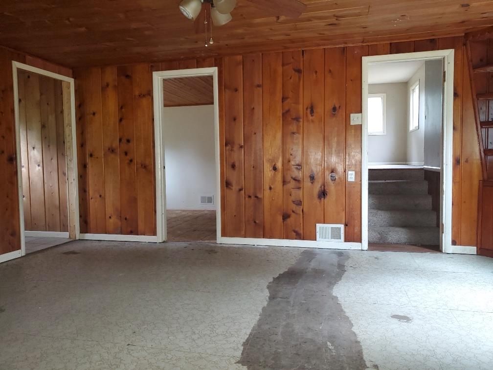 6960 Carpenter Road Harrison, MI 48625 - Photo 9 of 39 1903570-8.JPG