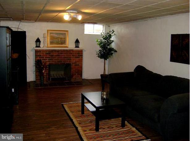 233 Hook Road Westminster, MD 21157 - Photo 14 of 28 Family Room