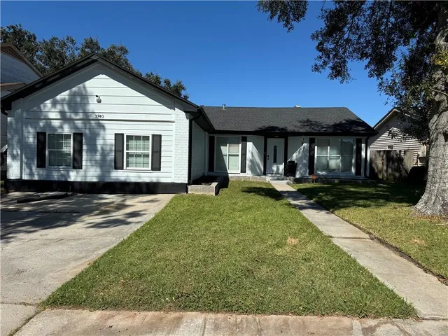 $2,075 | 3740 Clover Lane, Harvey, LA 70058