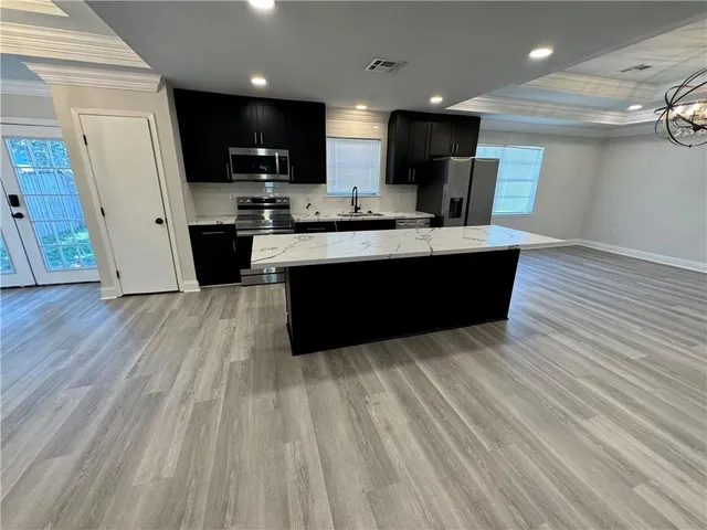 $2,075 | 3740 Clover Lane, Harvey, LA 70058