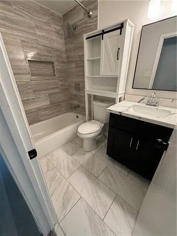 $2,075 | 3740 Clover Lane, Harvey, LA 70058