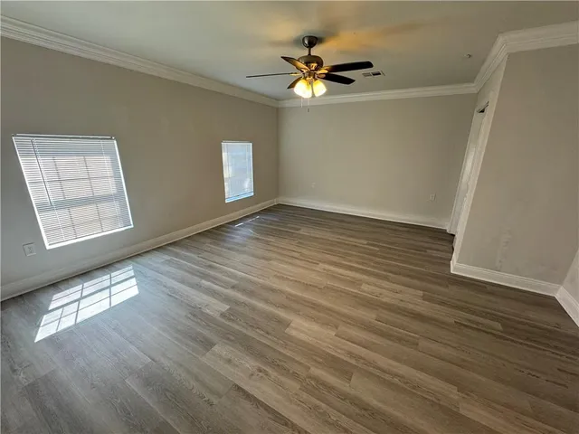 $2,075 | 3740 Clover Lane, Harvey, LA 70058