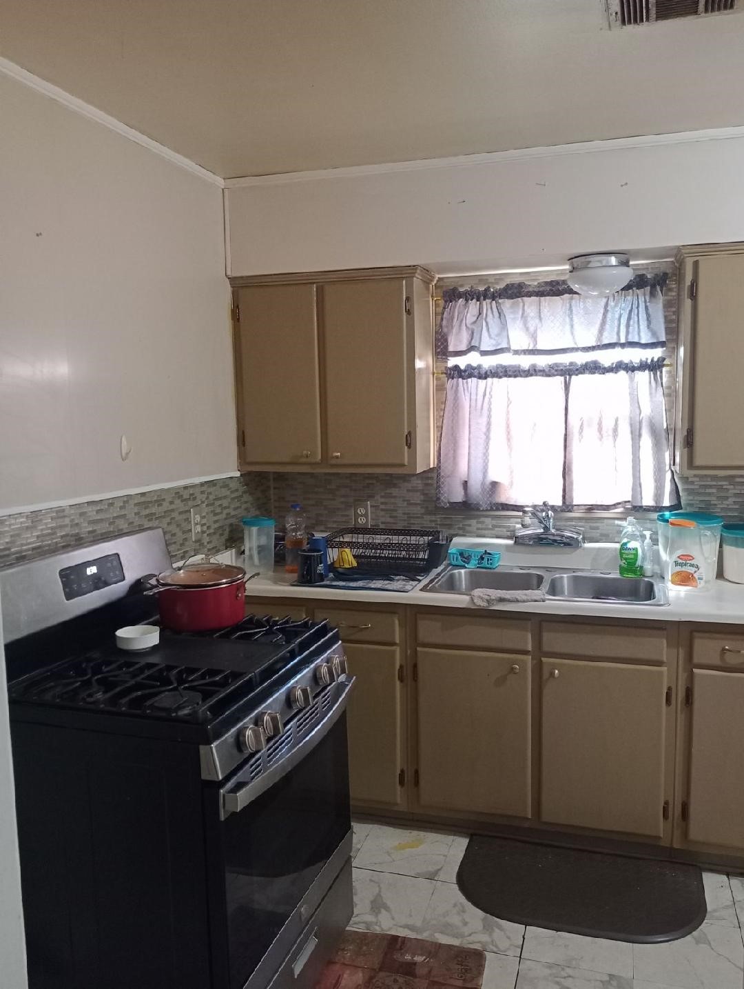 5758 Belmark Street Houston, TX 77033 - Photo 2 of 9
