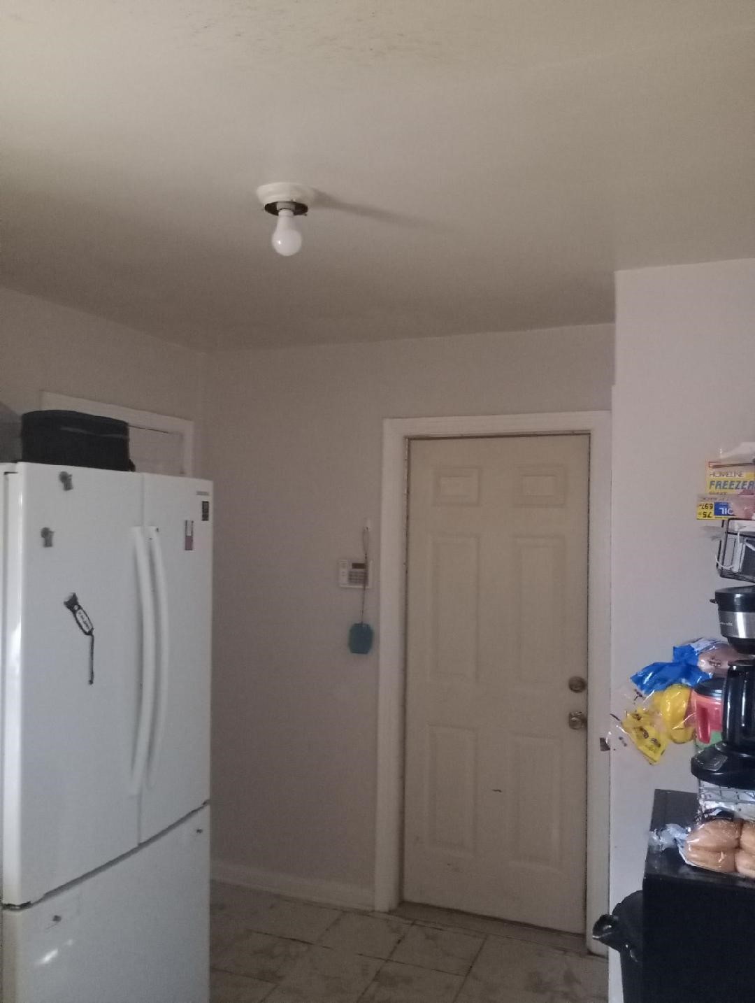 5758 Belmark Street Houston, TX 77033 - Photo 3 of 9