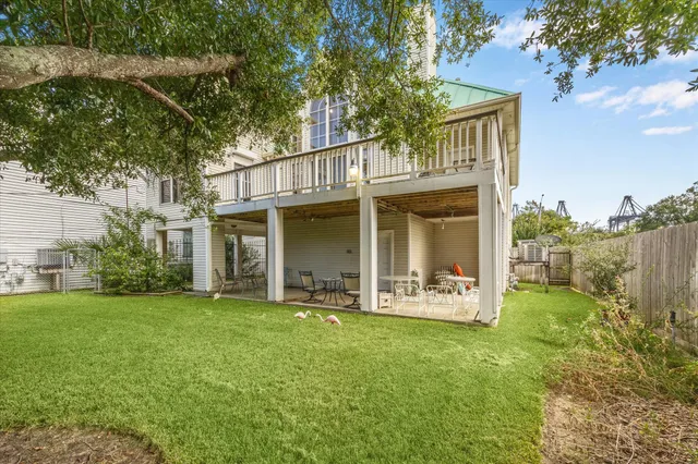 $398,000 | 422 Bay Colony Drive, La Porte, TX 77571