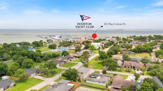 $398,000 | 422 Bay Colony Drive, La Porte, TX 77571