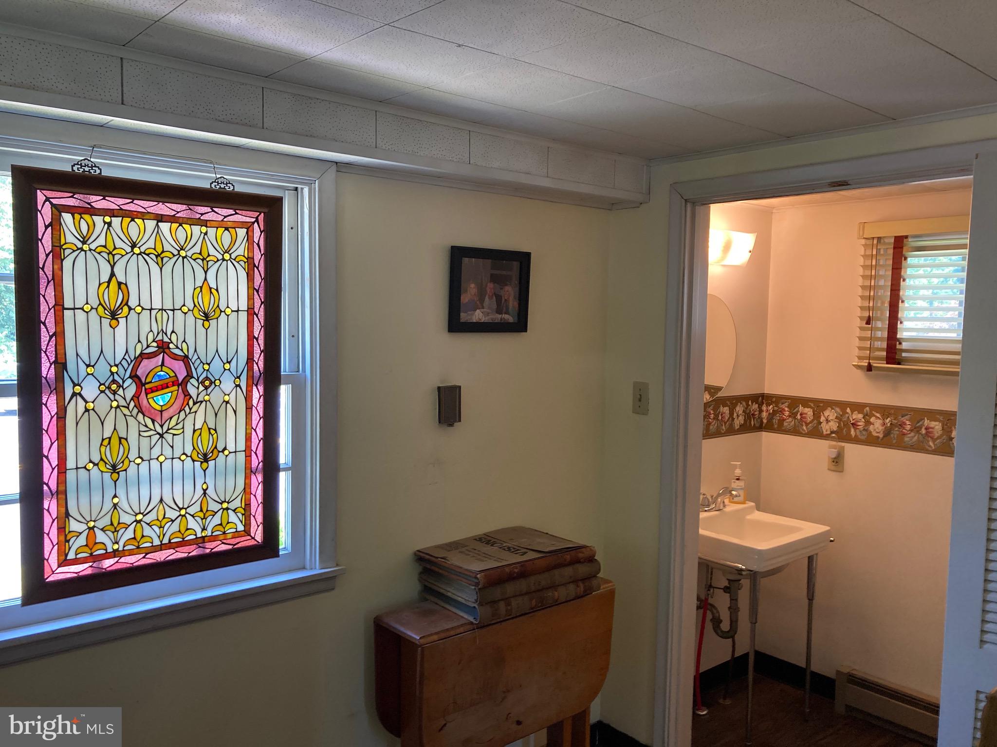 822 Old Wyomissing Road Reading, PA 19611 - Photo 15 of 33 Den and powder room