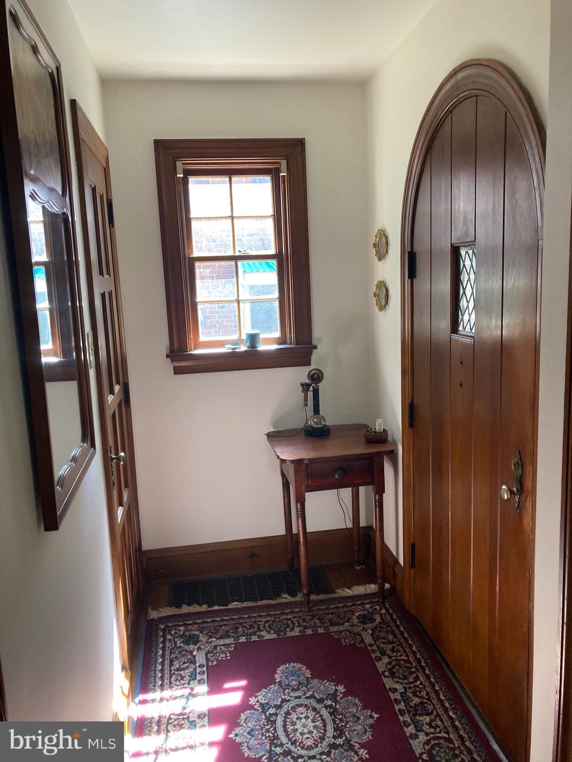 822 Old Wyomissing Road Reading, PA 19611 - Photo 8 of 33 entrance foyer hall closet