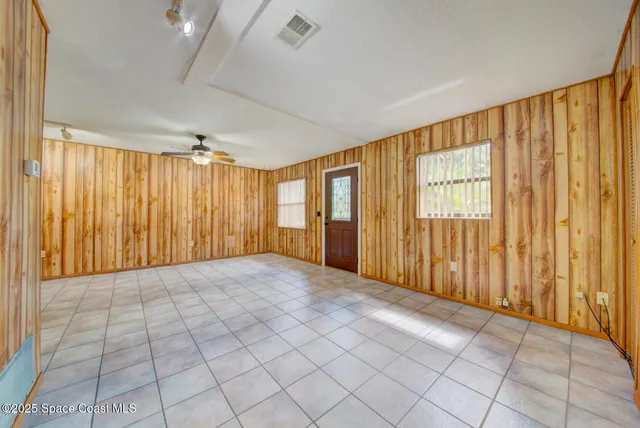 a view of a storage & utility room