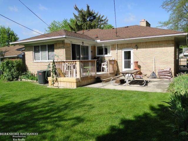 23820 Roxana Avenue Eastpointe, MI 48021 - Photo 9 of 40 50074854-8.JPG