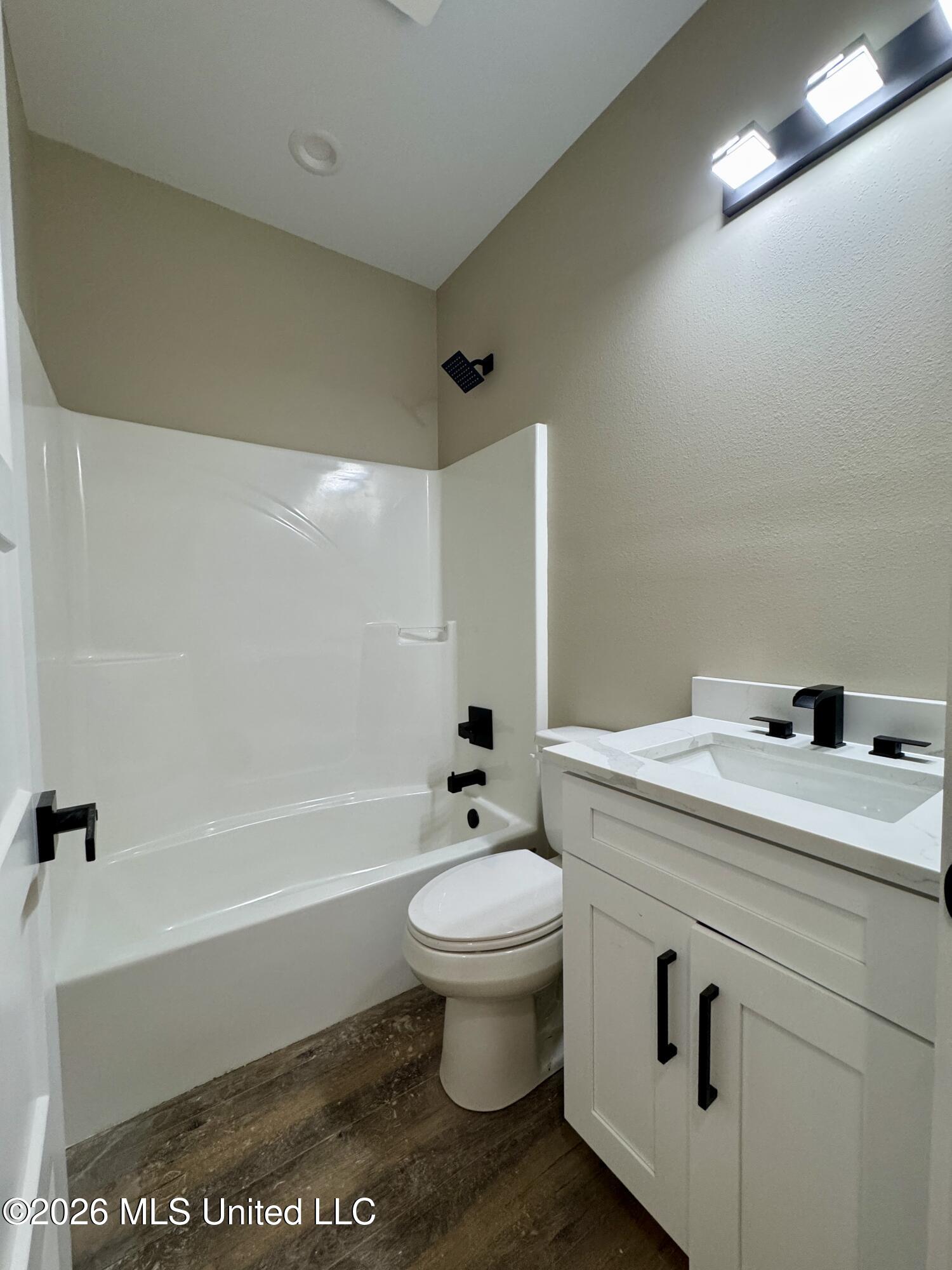 721 Anchor Lake Road Carriere, MS 39426 - Photo 14 of 24 Hall/Guest Bath