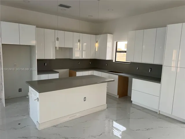 $350,000 | 914 Manresa Avenue South, Lehigh Acres, FL 33974