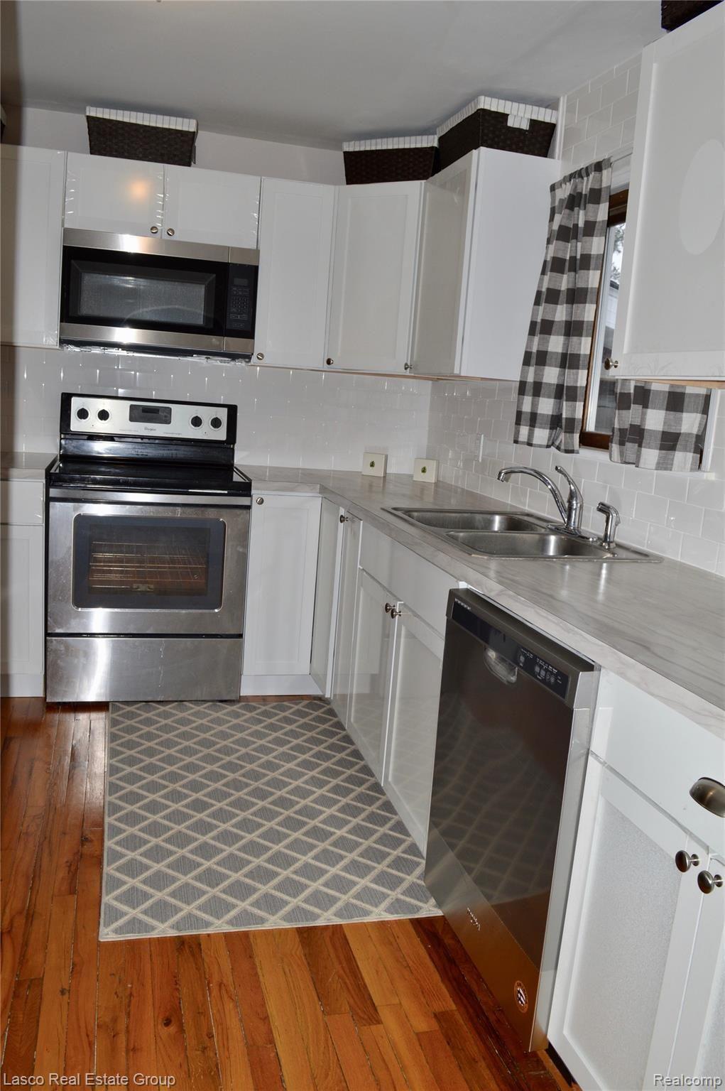 7028 Carpenter Road Flushing, MI 48433 - Photo 5 of 16 DSC_0495.jpg