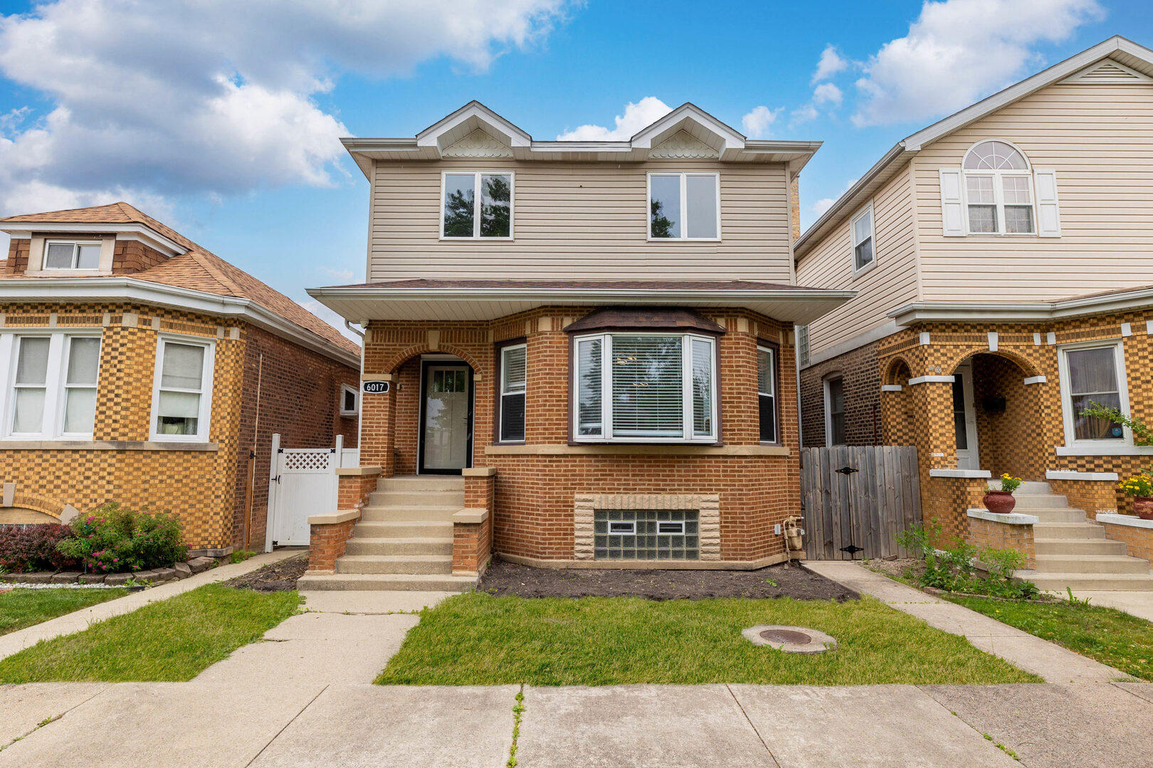 6017 South Monitor Avenue Chicago, IL 60638 - Photo 1 of 35