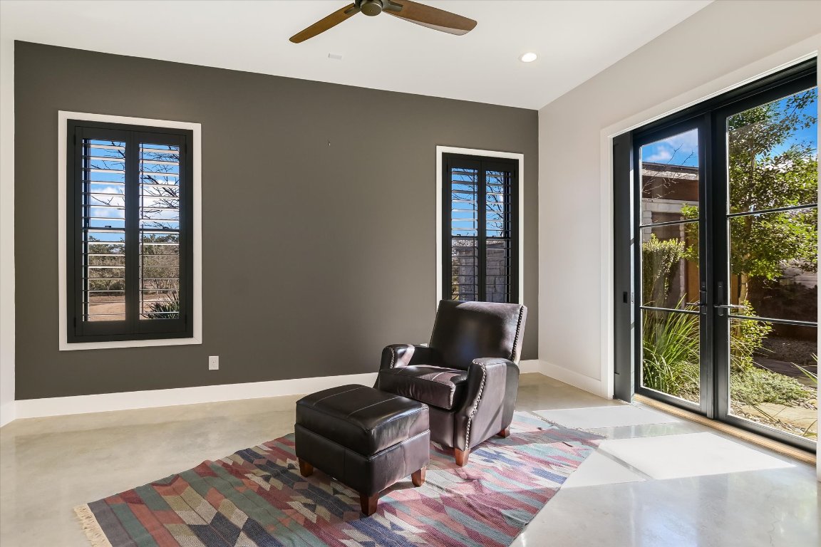 343 Pug Rippy Road Dripping Springs, TX 78620 - Photo 19 of 33 a living room with furniture