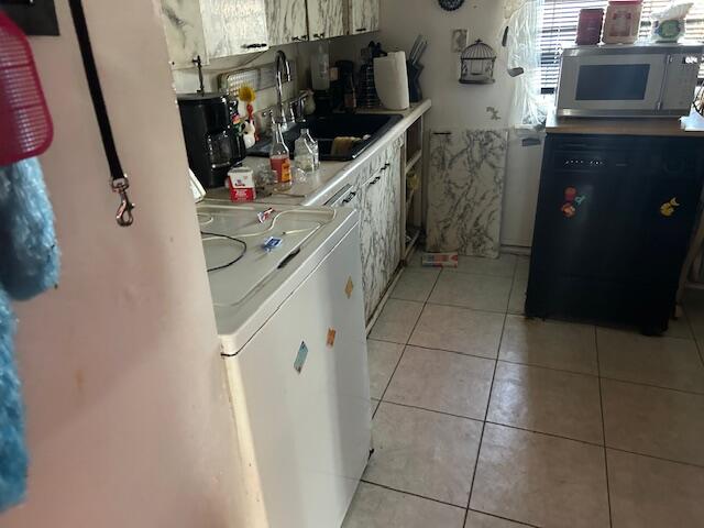 1418 West 45th Street Gary, IN 46408 - Photo 5 of 10 640x480
