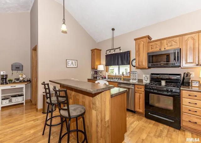 $129,000 | 108 North Poplar Street, Cambridge, IL 61238