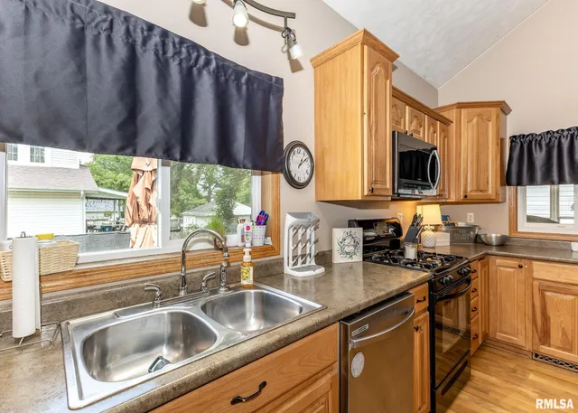 $129,000 | 108 North Poplar Street, Cambridge, IL 61238