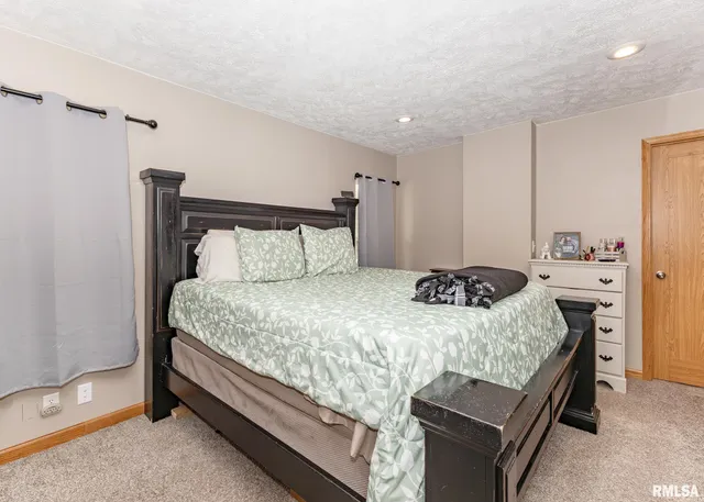 $129,000 | 108 North Poplar Street, Cambridge, IL 61238