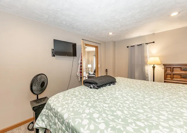 $129,000 | 108 North Poplar Street, Cambridge, IL 61238