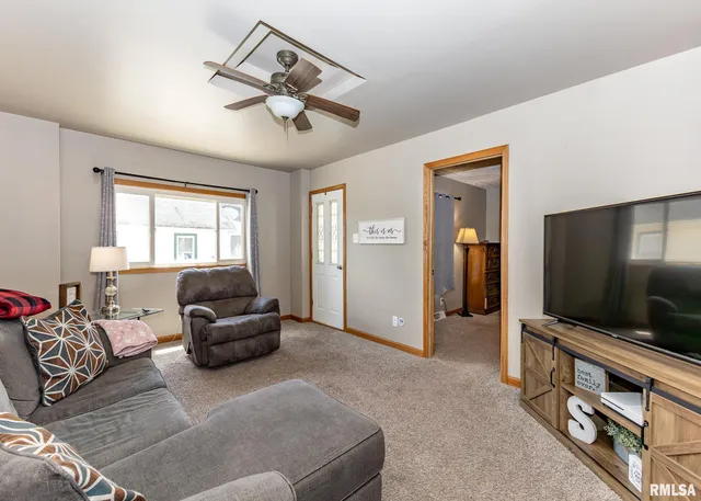 $129,000 | 108 North Poplar Street, Cambridge, IL 61238