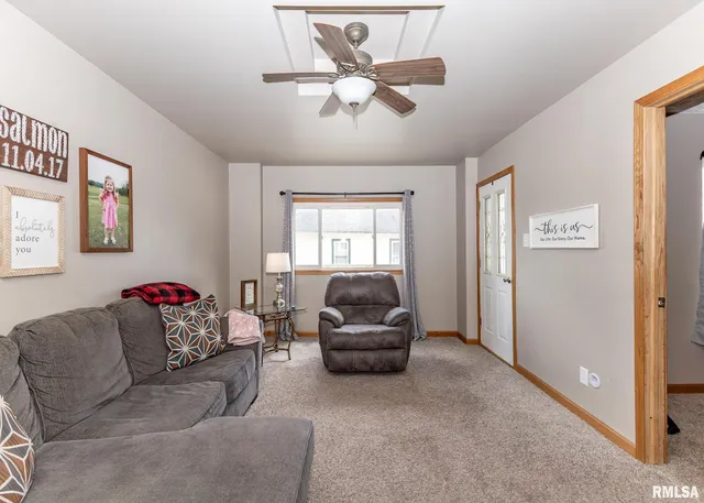 $129,000 | 108 North Poplar Street, Cambridge, IL 61238