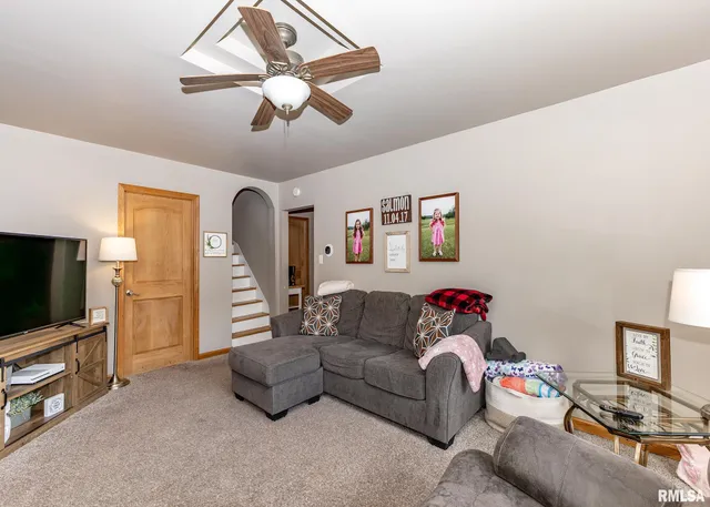 $129,000 | 108 North Poplar Street, Cambridge, IL 61238