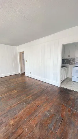 $2,500 | 293 King Street, Unit 4, Charleston, SC 29401