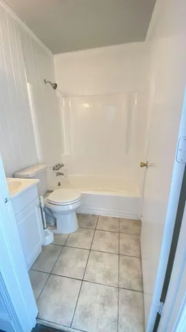 $2,500 | 293 King Street, Unit 4, Charleston, SC 29401