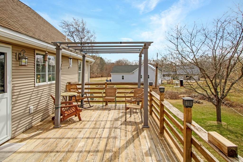 770 Podunk Road East Brookfield, MA 01515 - Photo 4 of 42