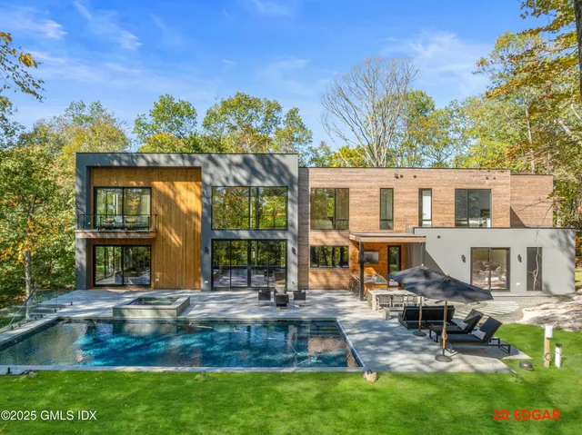 $6,685,000 | 18 Edgar Road, Greenwich, CT 06831