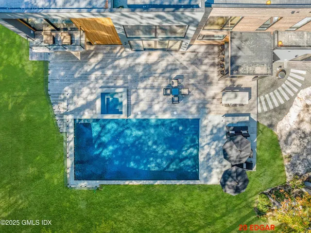 $6,685,000 | 18 Edgar Road, Greenwich, CT 06831