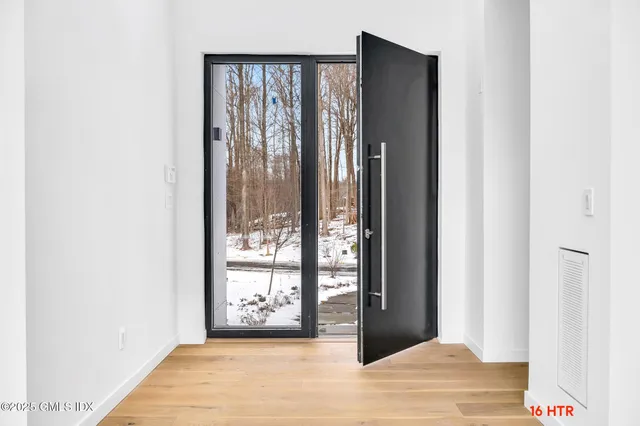 $6,685,000 | 18 Edgar Road, Greenwich, CT 06831