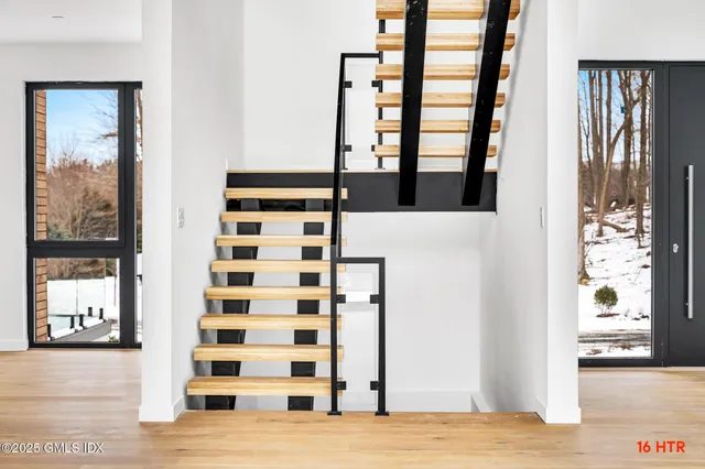 $6,685,000 | 18 Edgar Road, Greenwich, CT 06831