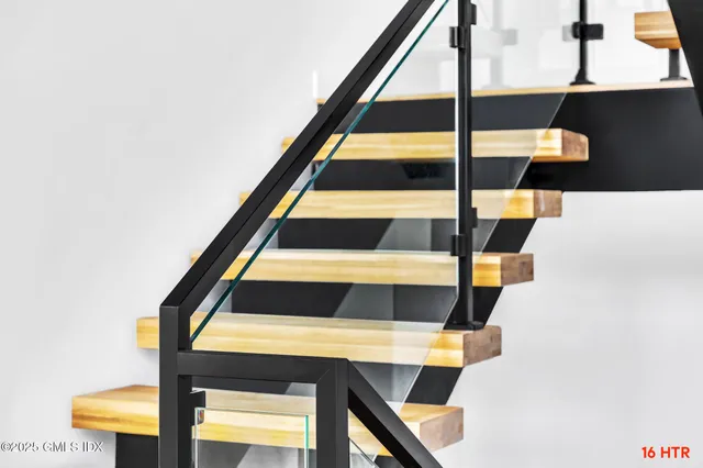 $6,685,000 | 18 Edgar Road, Greenwich, CT 06831