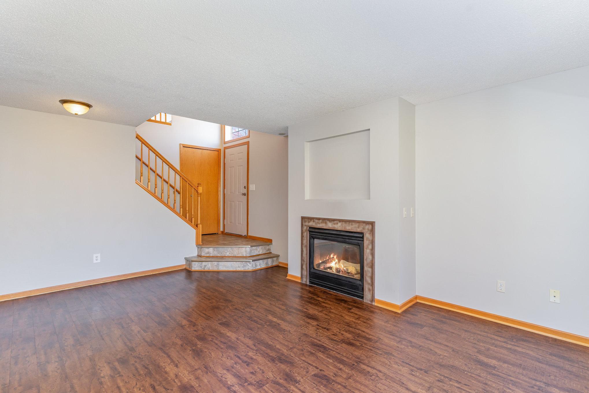 15684 Finewood Court Apple Valley, MN 55124 - Photo 12 of 27