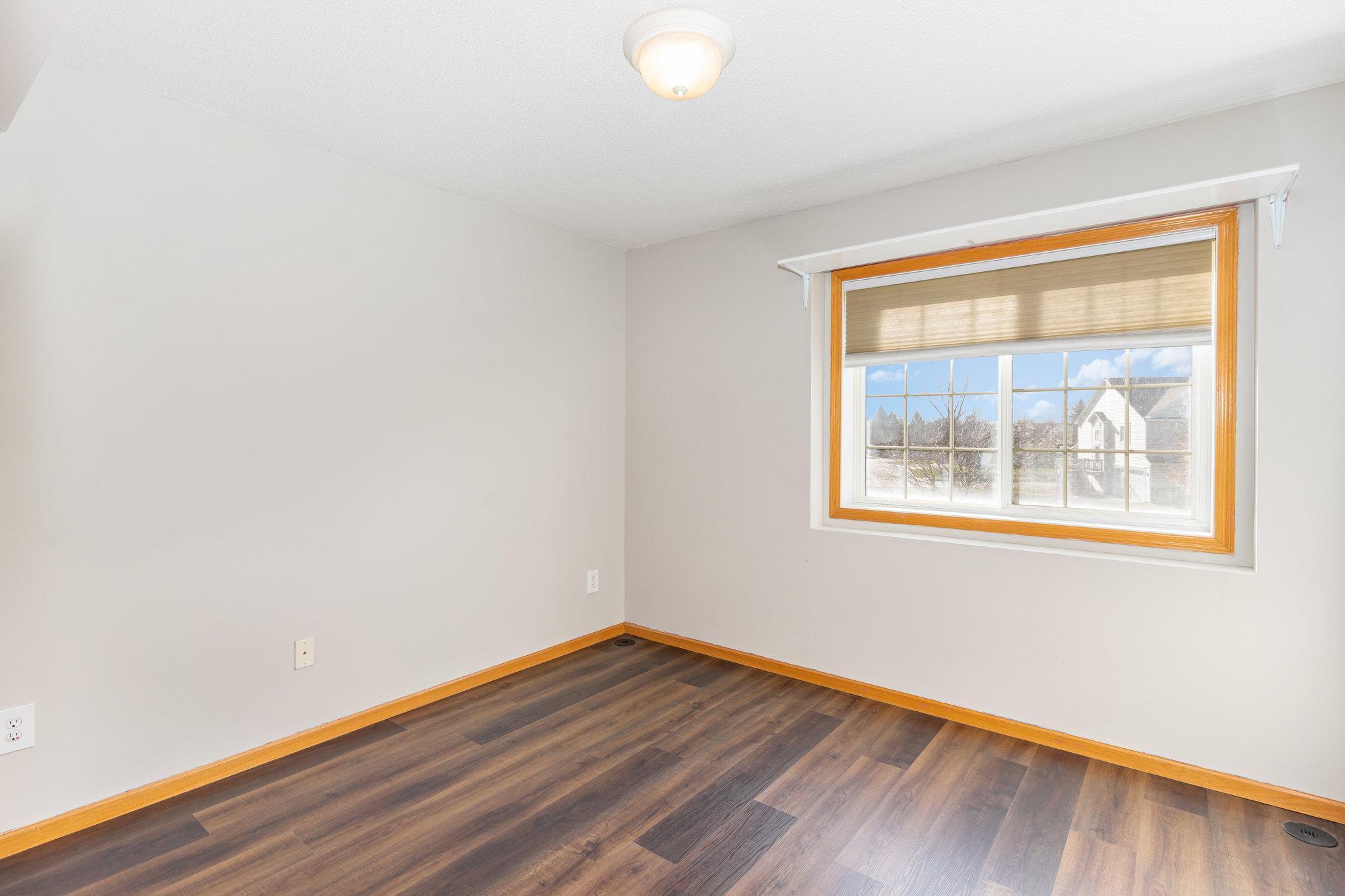 15684 Finewood Court Apple Valley, MN 55124 - Photo 16 of 27