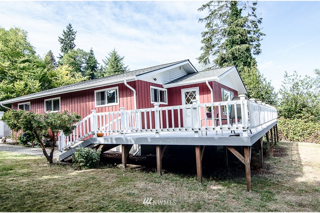 5724 Cady Road Everett, WA 98203 - Photo 2 of 25
