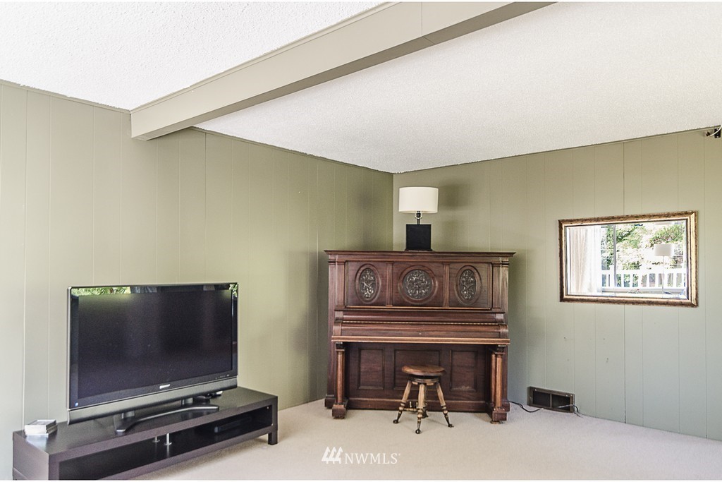 5724 Cady Road Everett, WA 98203 - Photo 18 of 25