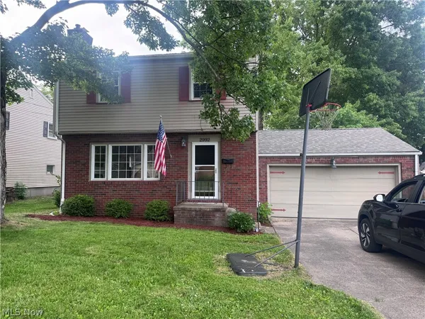 $1,900 | 2992 Eldora Drive, Youngstown, OH 44511