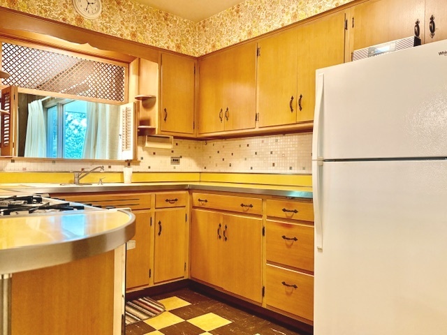 2N253 Swift Road Lombard, IL 60148 - Photo 4 of 21 Gallery Image 4