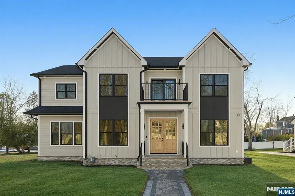 $2,450,000 | 1 Breton Place, Livingston, NJ 07039